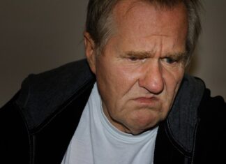 Jakim papierem szlifować lakier podkładowy?