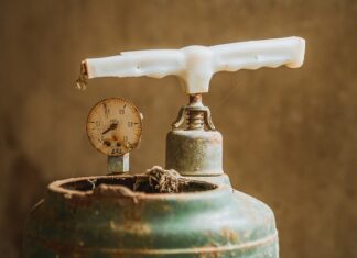 Jak sprawdzić czy reduktor puszcza gaz pod ciśnieniem?