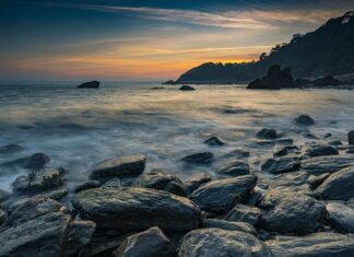 Jak jechać po śliskiej drodze?