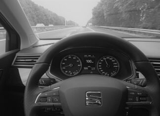 Jak włączyć tempomat w Lexus?