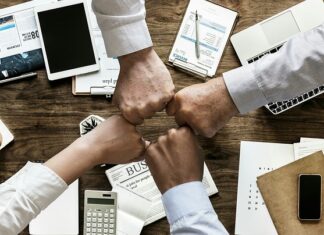 Gdzie jest wzmacniacz w Renault Espace 4? Gdzie jest wzmacniacz w Renault Espace 4?