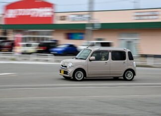 Ile waży Daihatsu Feroza?