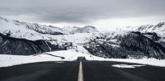 Jak zbudowany jest pas klinowy?