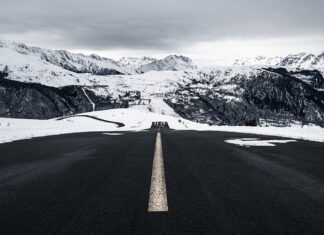 Jak zbudowany jest pas klinowy?