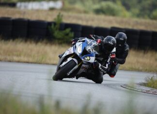 Co to znaczy RS w samochodzie?